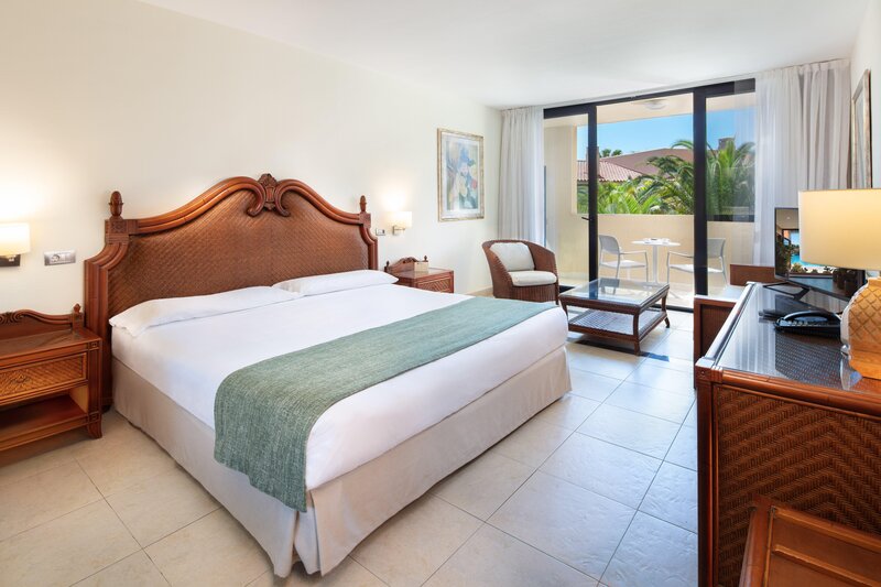 La Palma & Teneguia Princess 37