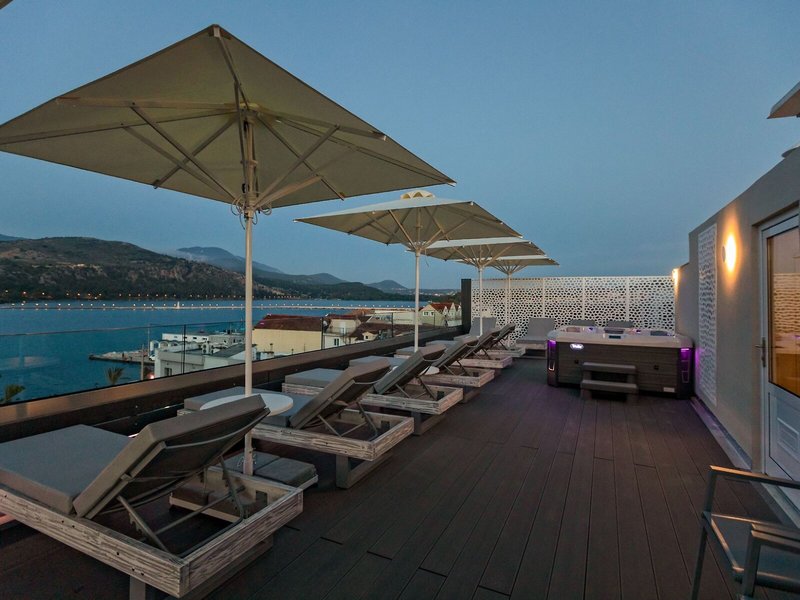 Mouikis Hotel 12