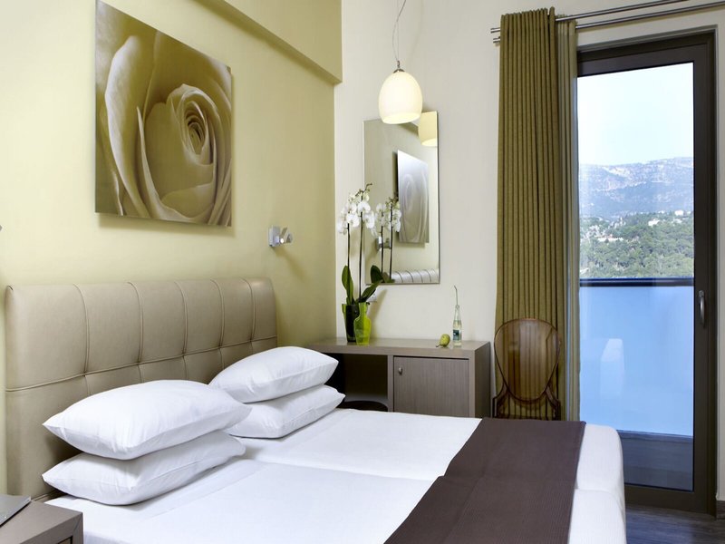 Mouikis Hotel 34