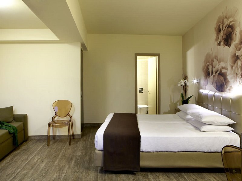 Mouikis Hotel 44