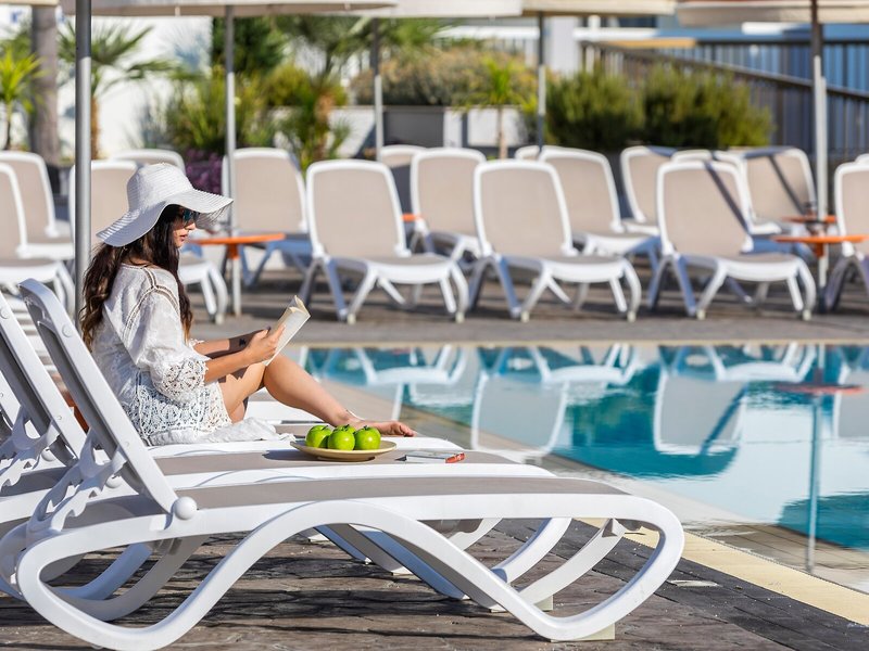 Christabelle Hotel Apartments 12