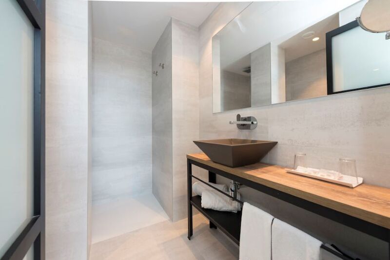 Kyrat Amarac Suites 7
