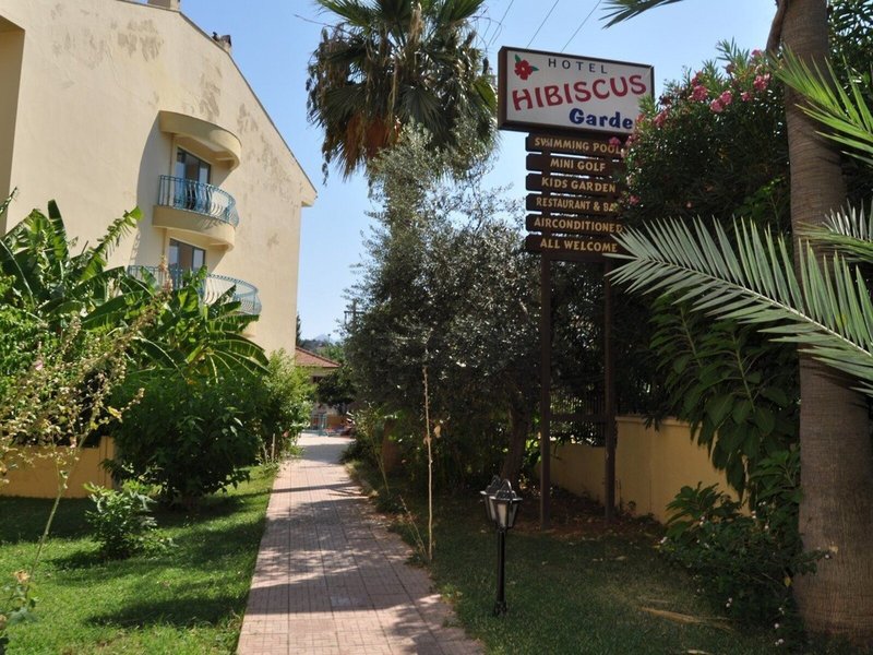 Hibiscus Apart & Garden 4