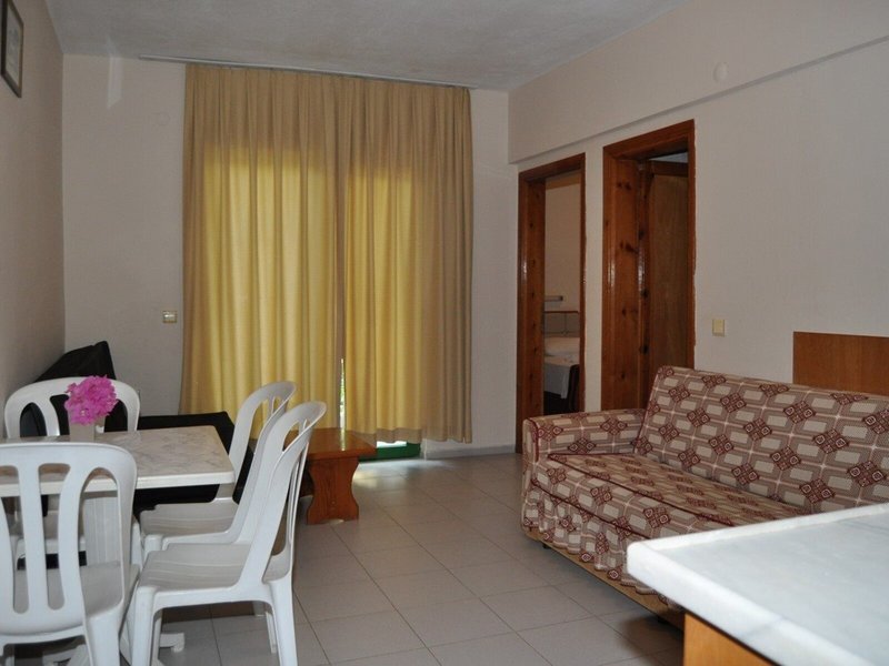 Hibiscus Apart & Garden 15