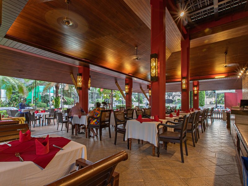 Kata Palm Resort & Spa 15