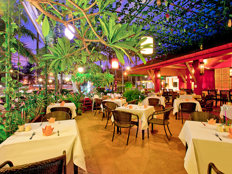 Kata Palm Resort & Spa 10