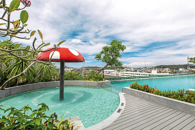 Kata Palm Resort & Spa 12