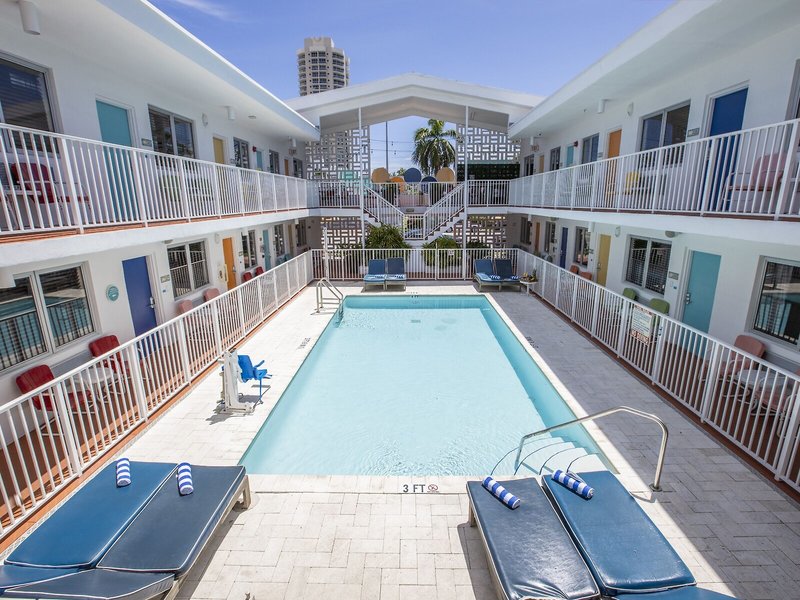 Waterside Hotel 8