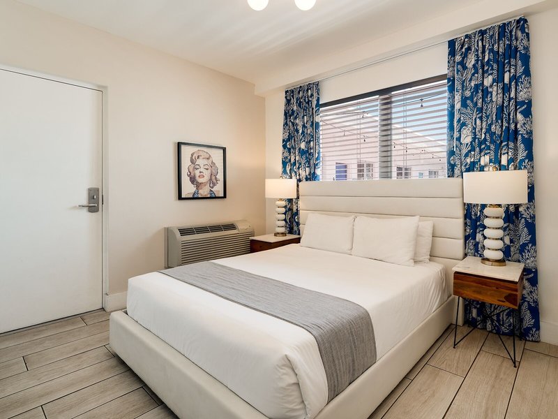 Waterside Hotel 24