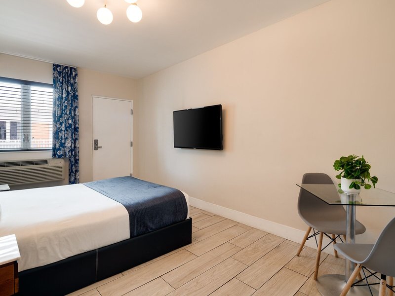 Waterside Hotel 28