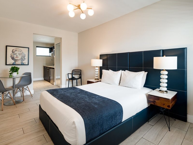 Waterside Hotel 33