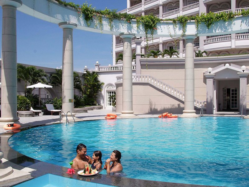 Sunrise Nha Trang Beach Hotel & Spa 14