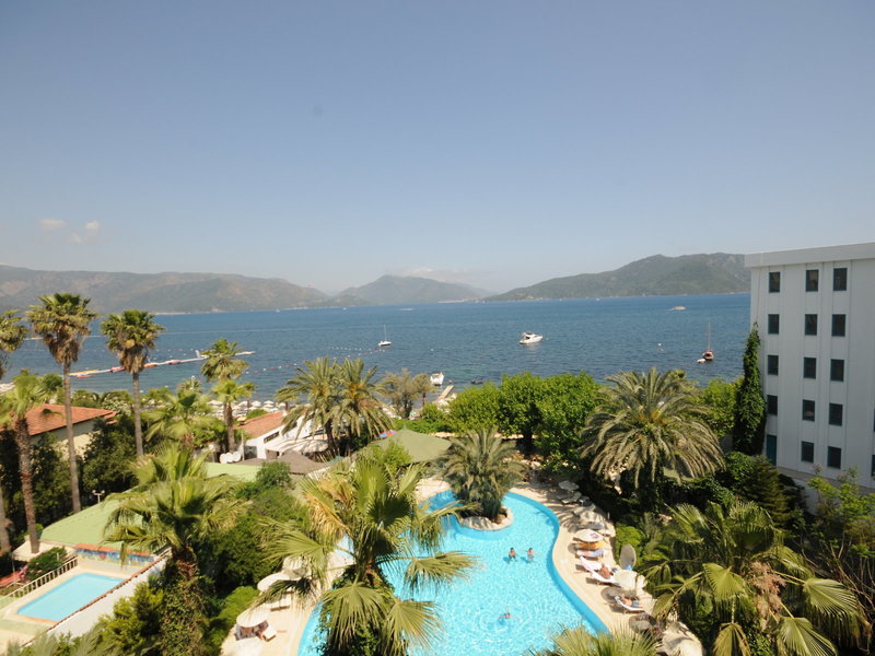 Tropical Beach Hotel 3