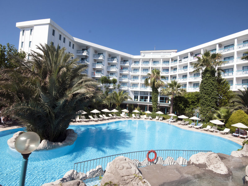 Tropical Beach Hotel 10