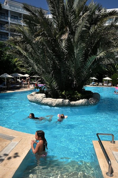 Tropical Beach Hotel 14