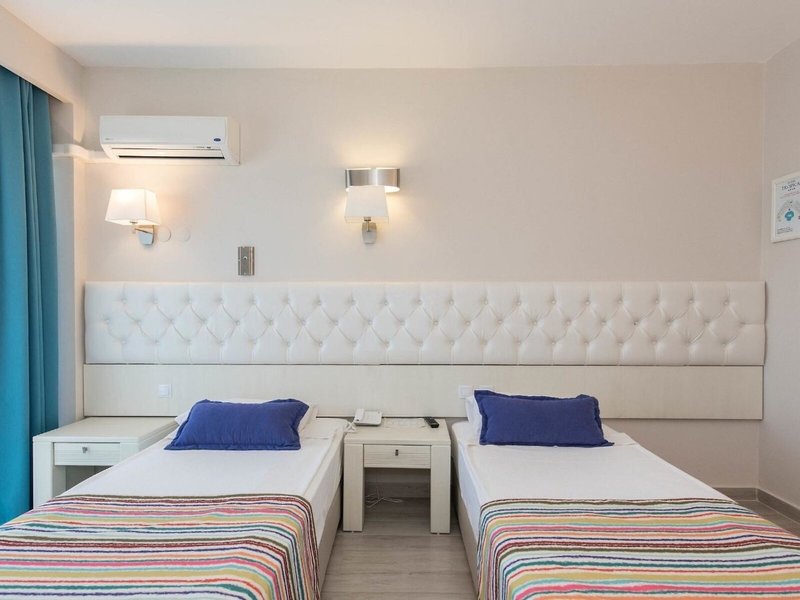 Tropical Beach Hotel 27