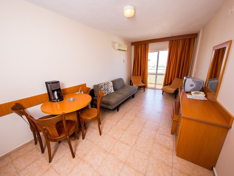 Tuntas Apart Kusadasi 43