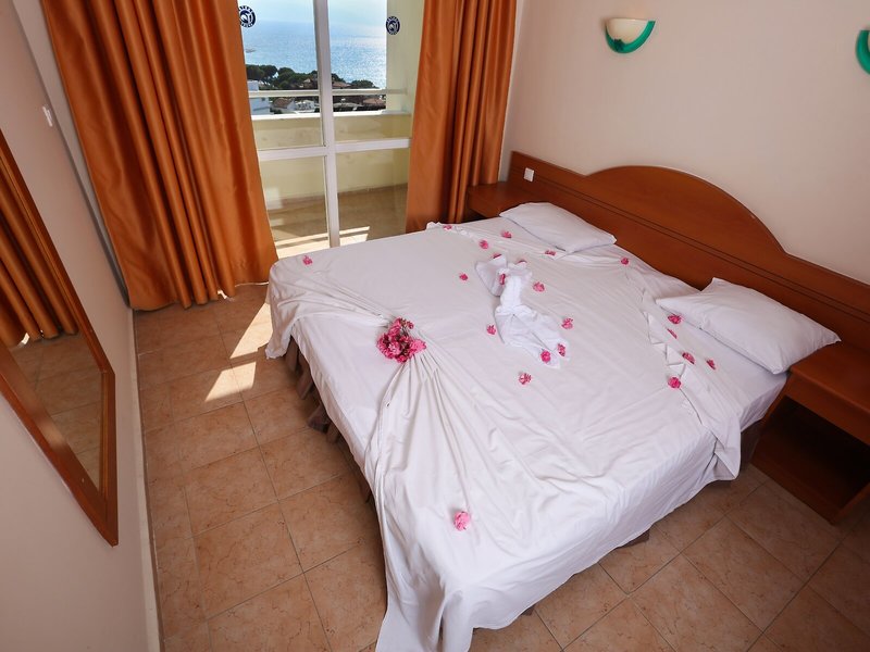 Tuntas Apart Kusadasi 48
