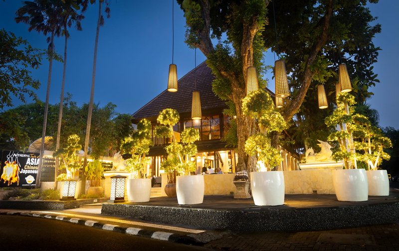 Puri Santrian a Beach Resort & Spa 6