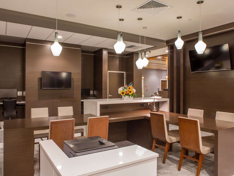 Wingate by Wyndham Miami Airport 6