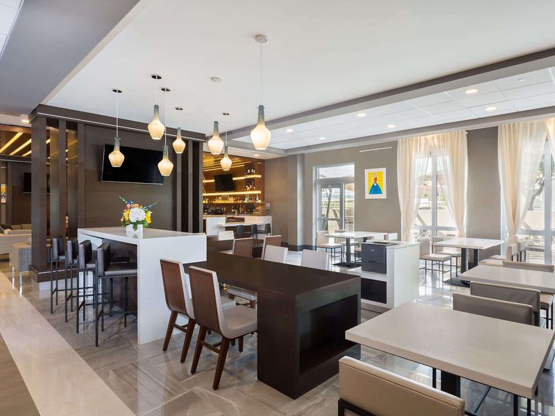 Wingate by Wyndham Miami Airport 7