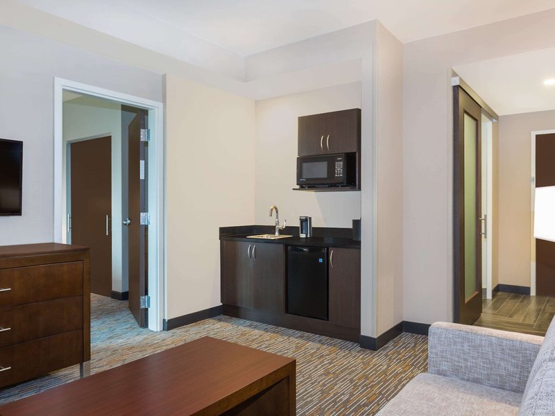 Wingate by Wyndham Miami Airport 11