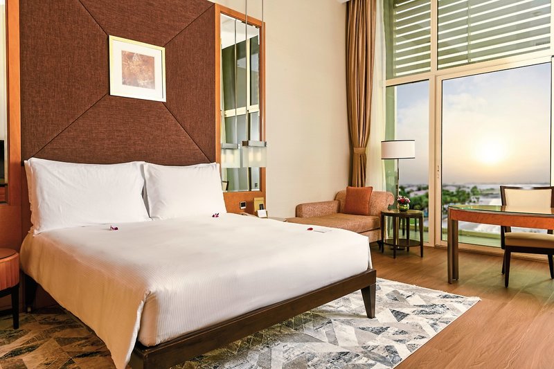 Al Raha Beach Hotel 5