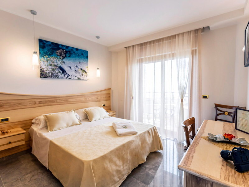 Hotel Santa Chiara 48