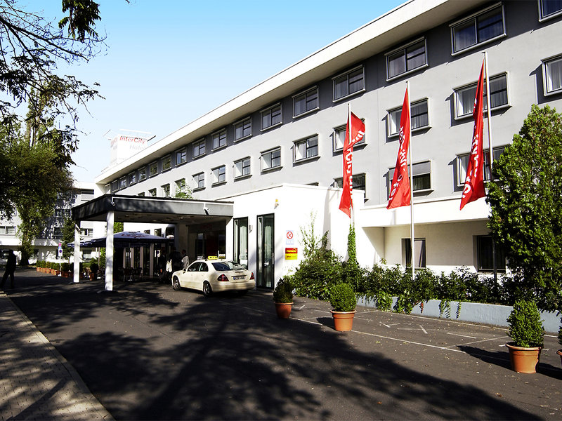 IntercityHotel Frankfurt Airport 1