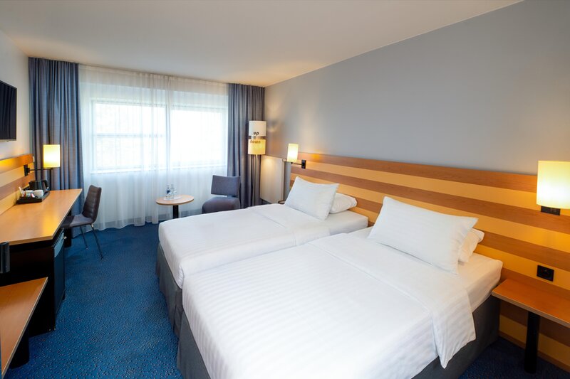 IntercityHotel Frankfurt Airport 10