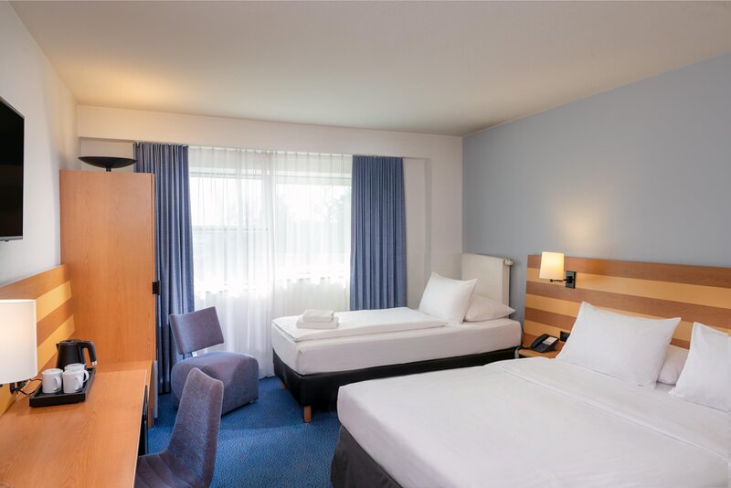 IntercityHotel Frankfurt Airport 11