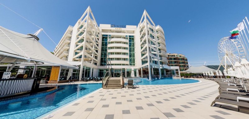 Effect Grand Victoria Hotel 1