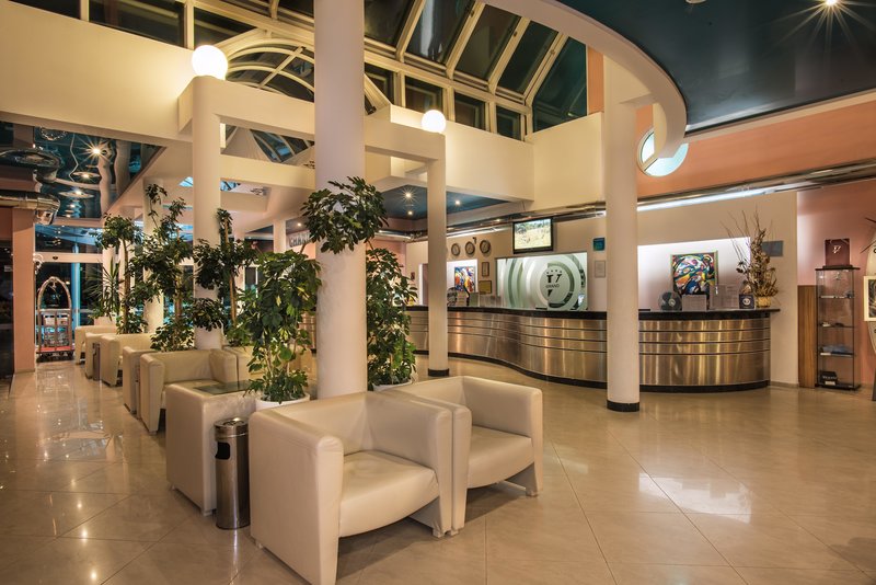 Effect Grand Victoria Hotel 8