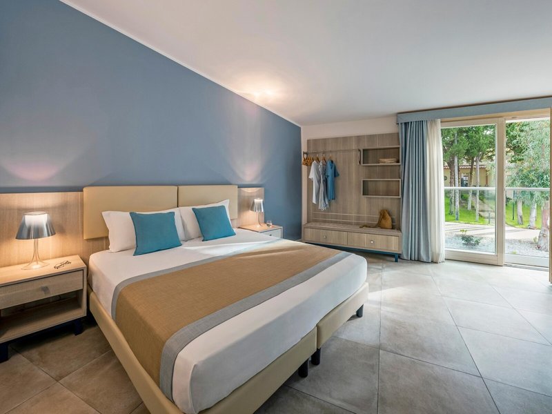 TUI BLUE Tropea 28