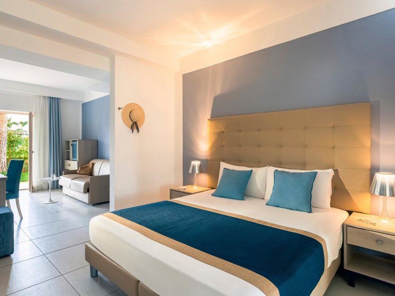 TUI BLUE Tropea 30