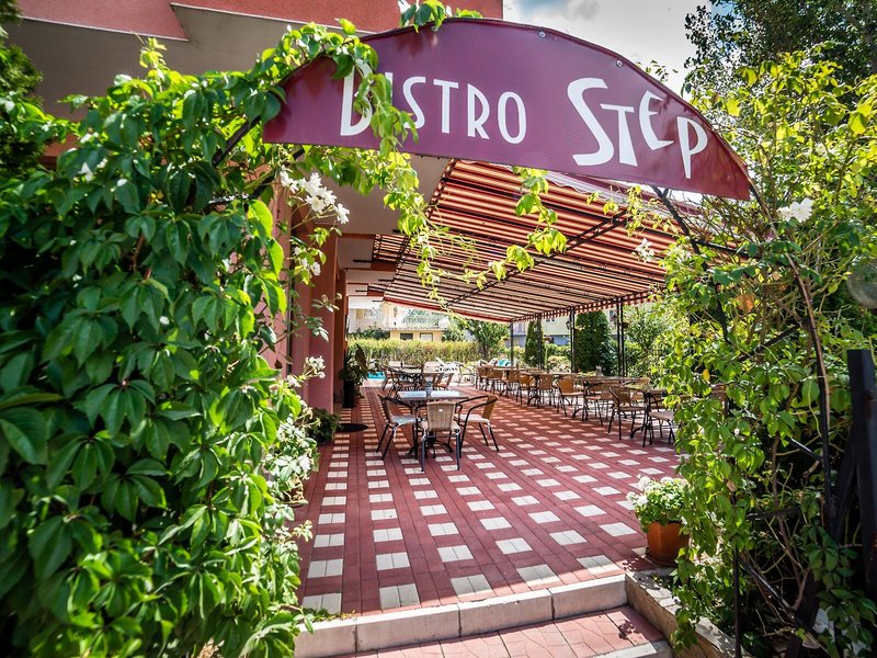 Step Hotel 6 - Restaurant