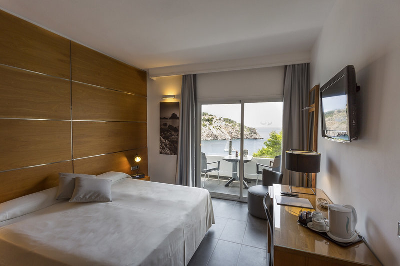 Palladium Hotel Cala Llonga 9