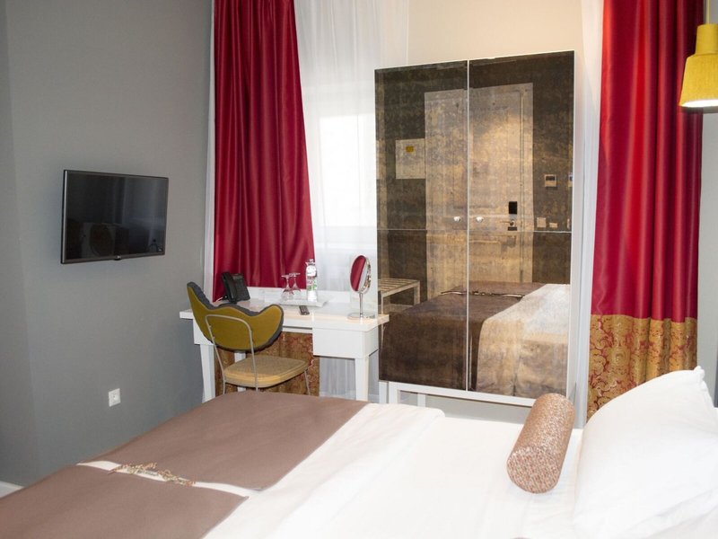 XII Century Heritage Hotel 8