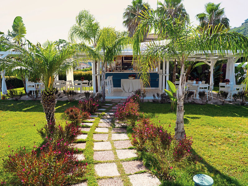 COOEE Michelizia Tropea Resort 13