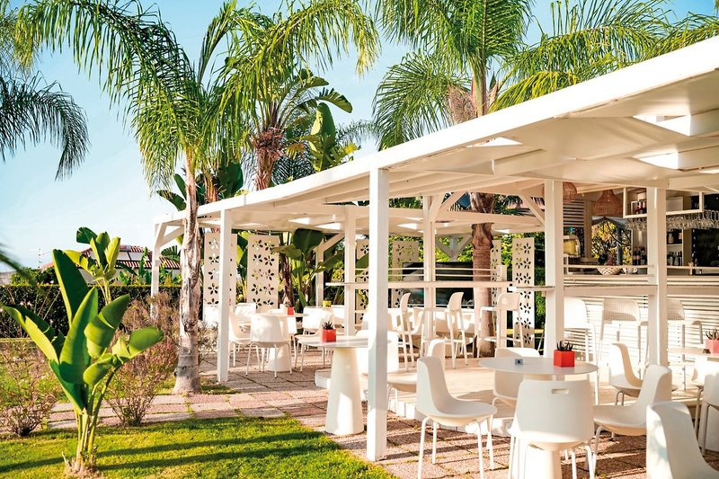 COOEE Michelizia Tropea Resort 14