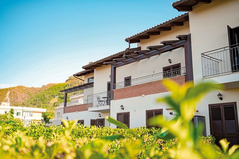 COOEE Michelizia Tropea Resort 18
