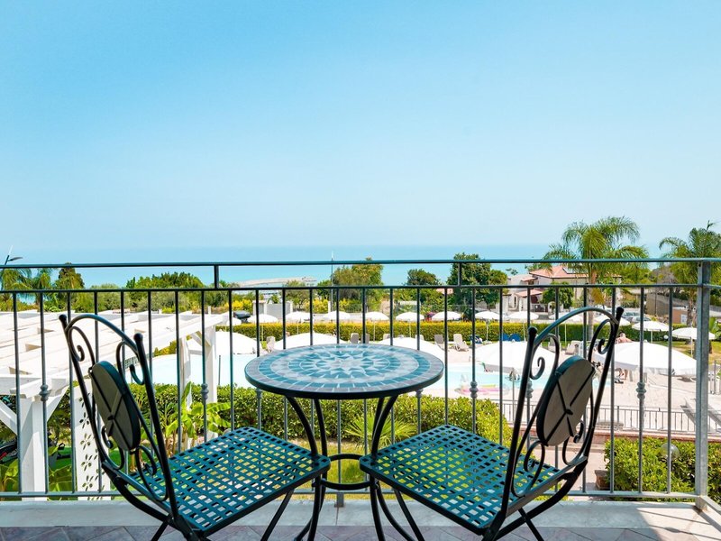 COOEE Michelizia Tropea Resort 7