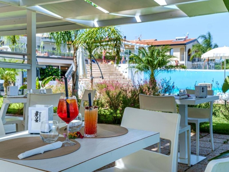 COOEE Michelizia Tropea Resort 16