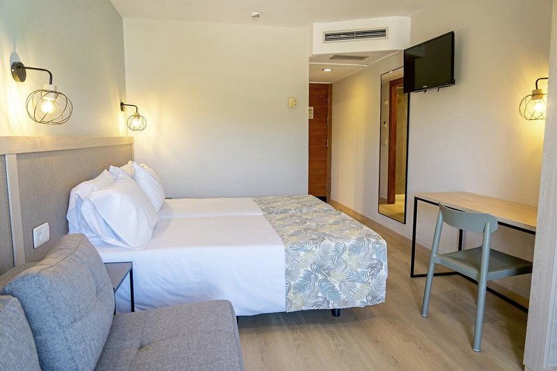 H TOP Calella Palace Family & Spa 14 - Room Example