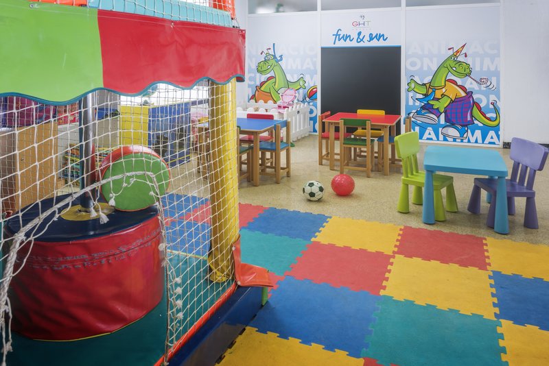 GHT Balmes Hotel Aparthotel & SPLASH 4