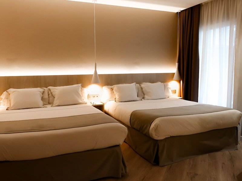Bernat II 44 - Room Example