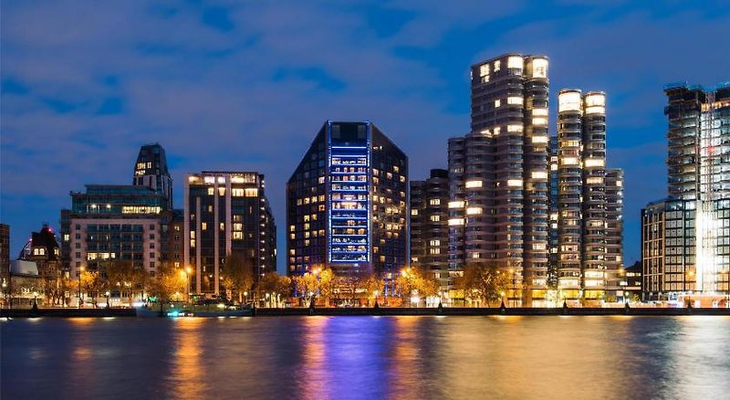 Park Plaza Riverbank