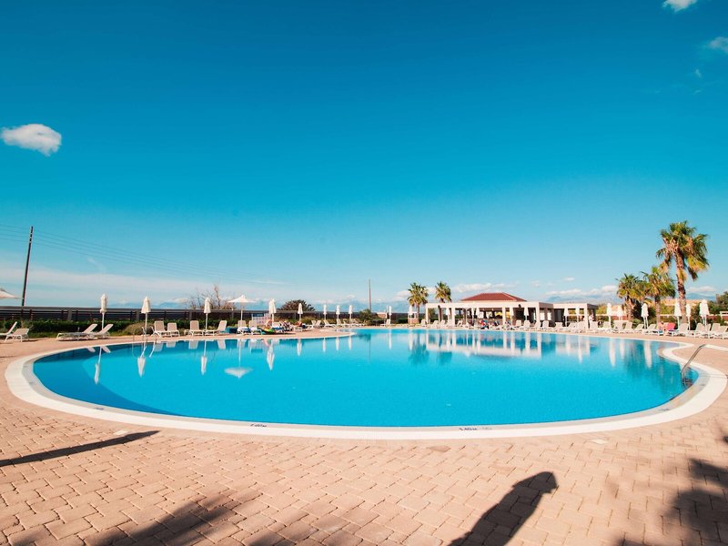 Almyros Beach Resort 10