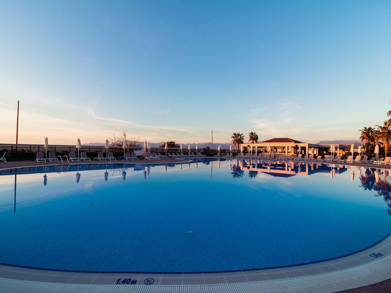 Almyros Beach Resort 11