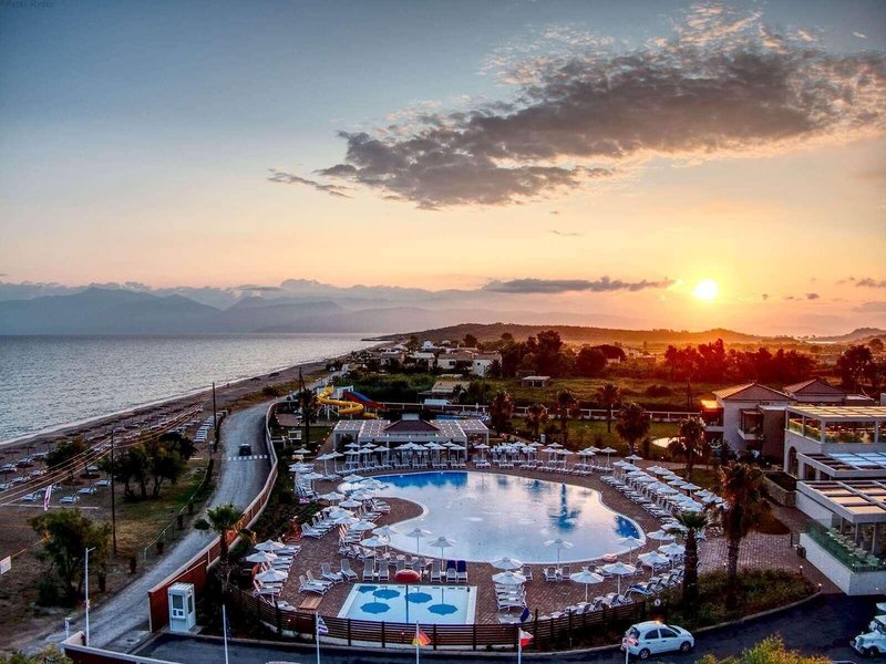 Almyros Beach Resort 12